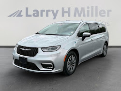 2023 Chrysler Pacifica Hybrid Touring L